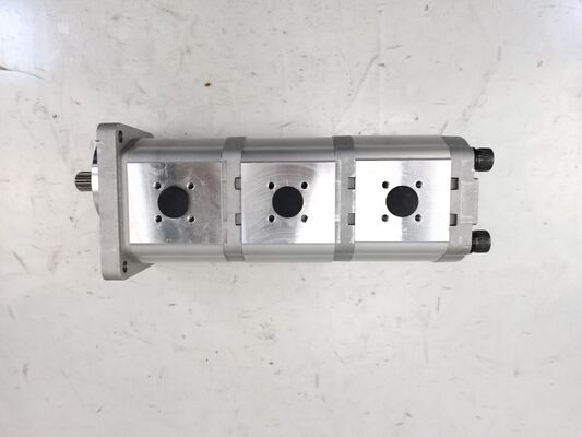 品質  3 Stage Hydraulic Gear Pump 16+16+16-10T-R High Quality  Iron and Aluminum alloy materials  Range for Construction Machinery Factory Supply Hydraulic Spare Parts 工場
