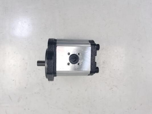 油圧ギアポンプ 9T-L(0510 726 025) 高品質ステアリングおよび動力装置 コマツ機械で使用される油圧スペアパーツ