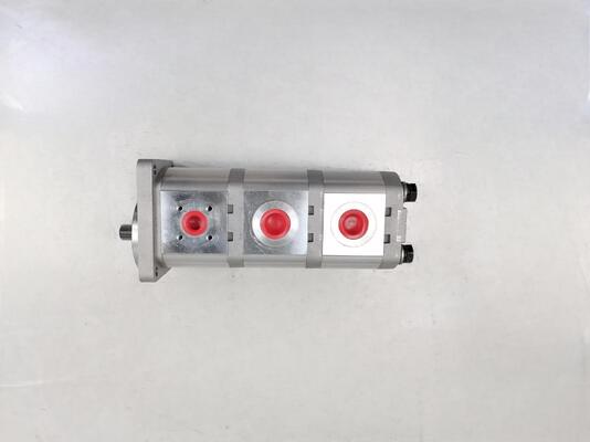 鉄とアルミニウム合金材料 液体ギアポンプ 12+12+9CC-15T-R 建設機械工場用 液体スペアパーツ