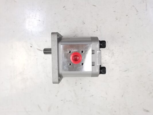 高品質の水力ギアポンプ 16.3-C4-15T-L-36.5 ポンプ 鉄とアルミニウム合金材料 建設機械工場供給のための範囲 水力スペアパーツ