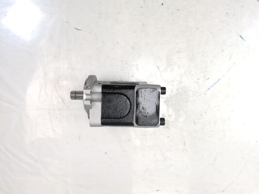 高品質の水力ギアポンプ 343ZYGA 鉄とアルミニウム合金材料 建設機械工場供給のための範囲 水力部品