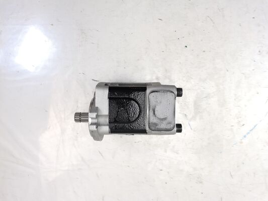 高品質の水力ギアポンプ 343ZYGA 鉄とアルミニウム合金材料 建設機械工場供給のための範囲 水力部品