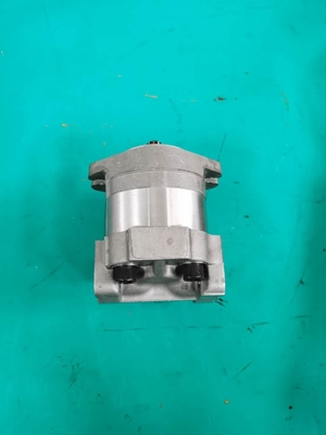 705-12-28010 SAR25小松ポンプ アッセンブリGD300A GD605A GD655A GS360の重量:4.58kgs
