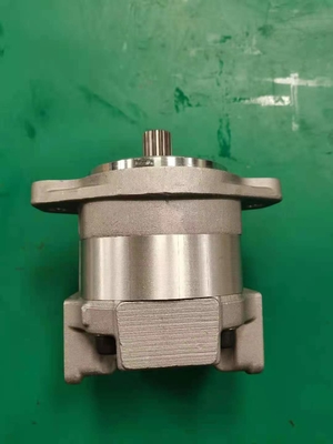 705-22-29000 SAR28 13Tモーター アッセンブリの小松の部品のブルドーザーD455A 5.75kgs